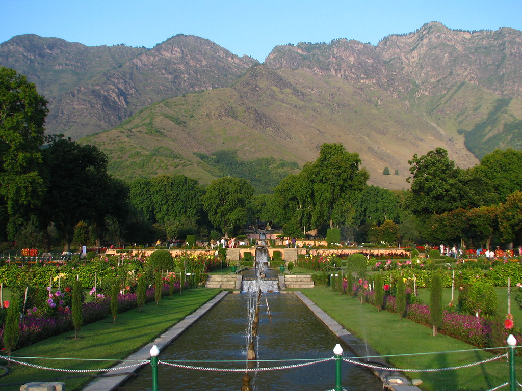 Mughal garden in Kashmir, 5 best places to visit in Kashmir