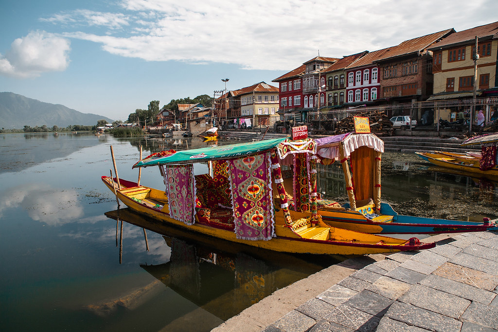 Shikara Stand In Dal Lake,5 best places to visit in Kashmir