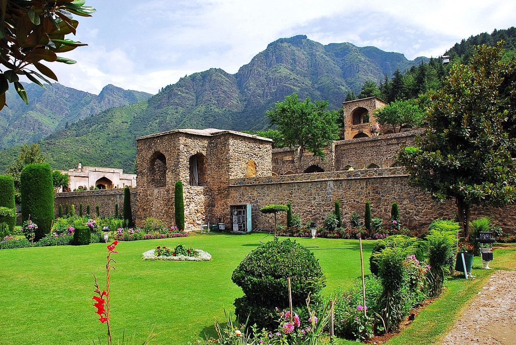 The ancient Fairy Palace (Pari Mahal),top 5 places to visit in kashmir